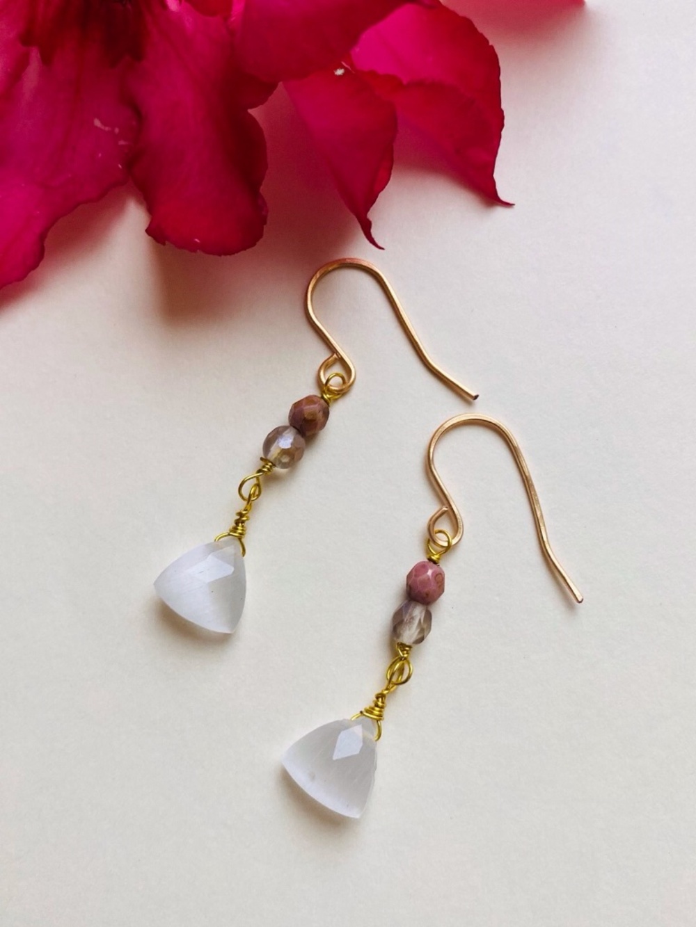 White Monalisa Glass Gems Earrings(Handmade)